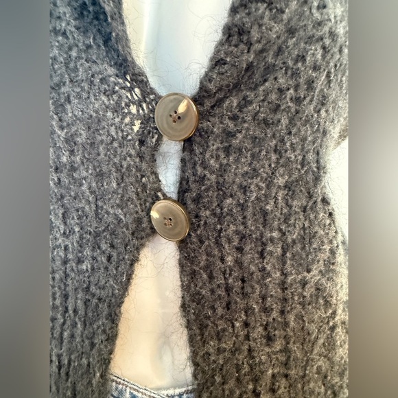 Eddie Bauer Women's Medium Dark Gray Mohair Hand Knit Sleeveless Cardigan - Picture 3 of 8